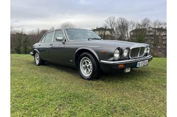 1990 Daimler Double Six 5.3 Auto